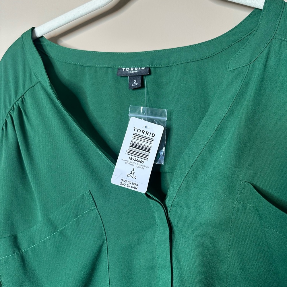 NWT Torrid Deep Green Blouse - Picture 3 of 3
